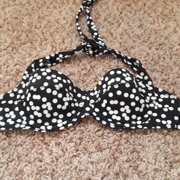 Polka dot Victoria secret bikini top - Picture 2 of 4
